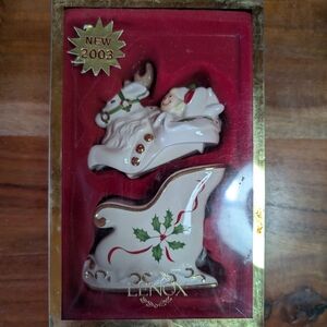 Lenox Holiday Santa and Sleigh Santa And Pepper Set - Cream and Gold